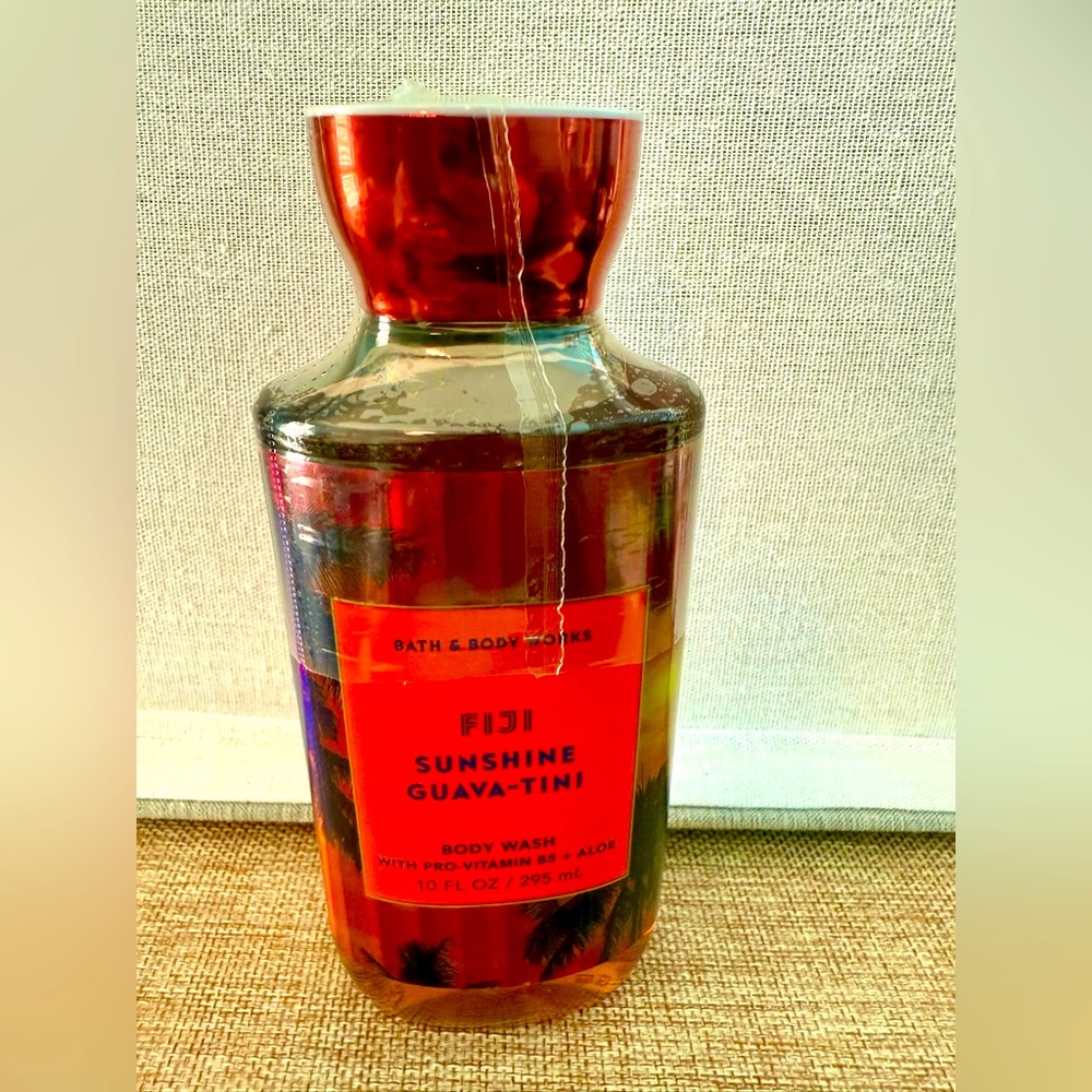 Bath & Body Works FIJI GUAVA-TINI - 10 OZ Body Wash - Juicy & Exotic! 🍹🌴✨